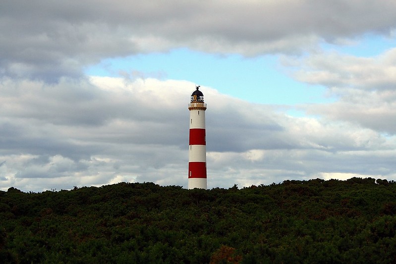 Tarbat Ness lighthouse
Author of the photo: [url=https://www.flickr.com/photos/34919326@N00/]Fin Wright[/url]

Keywords: Scotland;United Kingdom;Moray Firth;North sea
