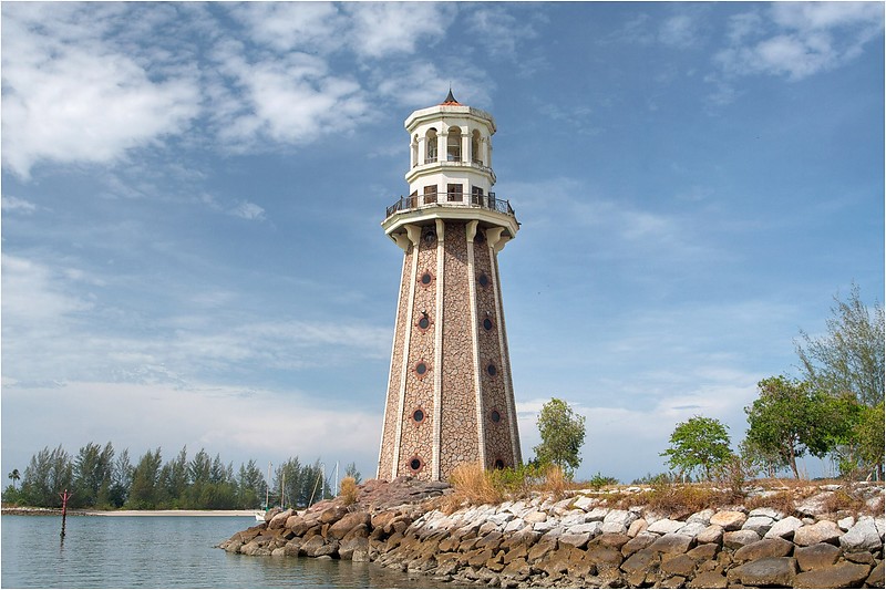 Pulau Langkawi / Telaga Harbour faux lighthouse 
Author of the photo: [url=http://www.panoramio.com/user/1496126]Tuderna[/url]
Keywords: Malaysia;Pulau Langkawi;Faux
