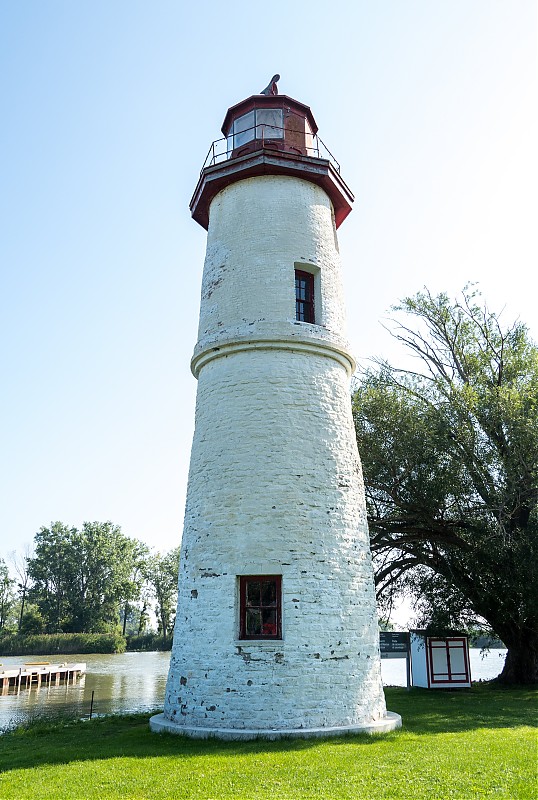 Lake St. Clair / Thames River Range Rear lighthouse
Author of the photo: [url=https://www.flickr.com/photos/selectorjonathonphotography/]Selector Jonathon Photography[/url]
Keywords: Canada;Lake Saint Clair;Ontario