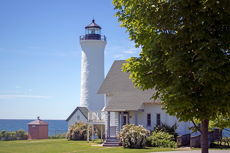 New York / Tibbett's Point lighthouse
Author of the photo: [url=https://jeremydentremont.smugmug.com/]nelights[/url]
Keywords: New York;Lake Ontario;United States