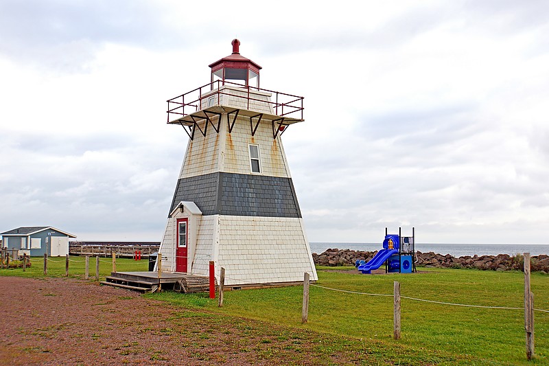 Prince Edward Island /  Big Tignish lighthouse
AKA Judes Point, Tignish Run 
Author of the photo: [url=https://www.flickr.com/photos/archer10/] Dennis Jarvis[/url]

Keywords: Prince Edward Island;Canada;Gulf of Saint Lawrence