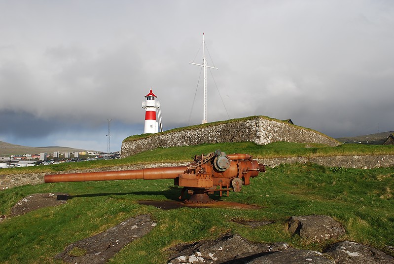 Tórshavn / Skansin Lighthouse
Author of the photo: [url=http://www.flickr.com/photos/14716771@N05/]Erik Christensen[/url]
Keywords: Faroe Islands;Atlantic ocean;Torshavn