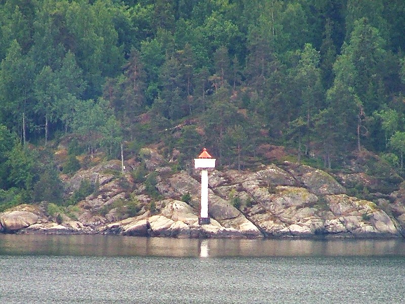 Oslofjord / Tronstadodden lighthouse
Author of the photo: [url=https://www.flickr.com/photos/larrymyhre/]Larry Myhre[/url]
Keywords: Oslofjord;Norway;Drobak