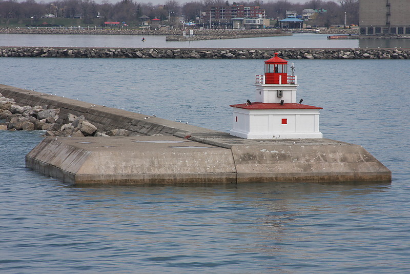 Port Colborne outer lighthouse
Keywords: Canada;Lake Erie;Port Colborne;Ontario