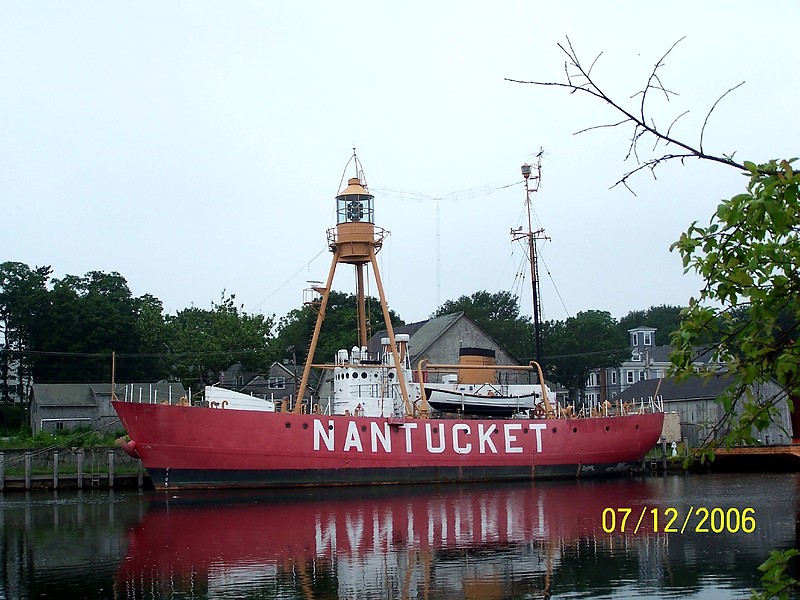 United States Lightvessel WLV-613 Nantucket II
Author of the photo: [url=https://www.flickr.com/photos/bobindrums/]Robert English[/url]

Keywords: United States;Lightship;Massachusetts