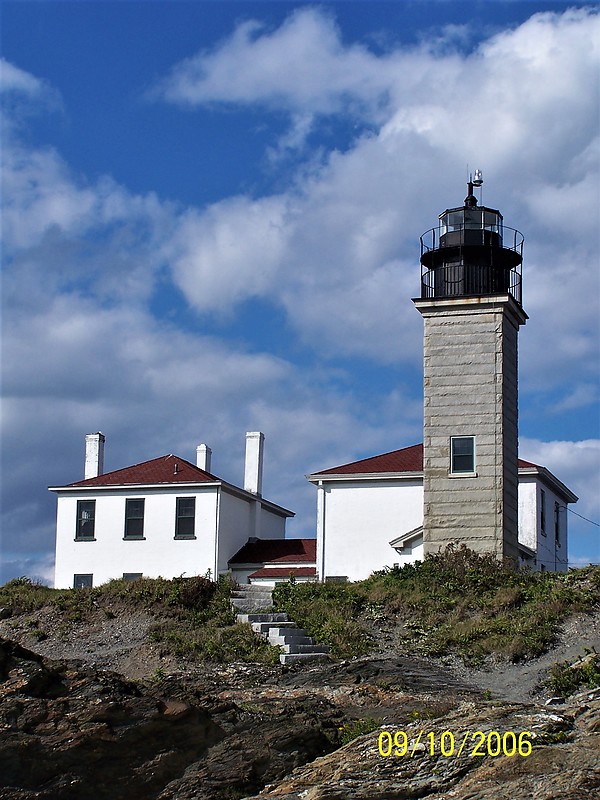Rhode Island / Watch Hill lighthouse
Author of the photo: [url=https://www.flickr.com/photos/bobindrums/]Robert English[/url]
Keywords: Rhode Island;United States;Atlantic ocean;Block Island Sound