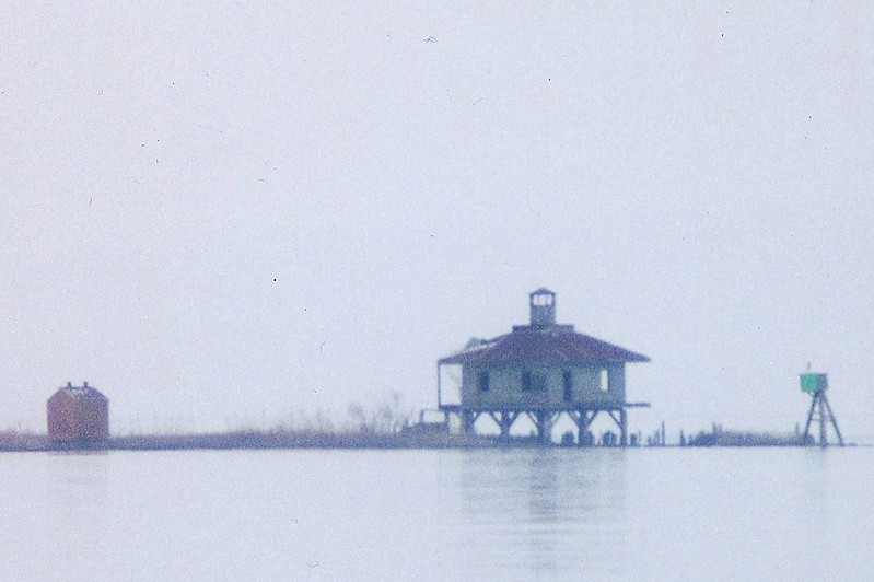 Louisiana / West Rigolets lighthouse
Poor quality, but the only photo of this light in gallery
Author of the photo: [url=https://www.flickr.com/photos/larrymyhre/]Larry Myhre[/url]

Keywords: Louisiana;Gulf of Mexico;United States;New Orleans