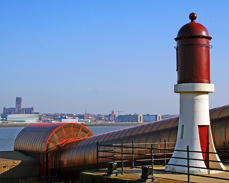 Birkenhead / Woodside Ferry lighthouse
Author of the photo: [url=https://www.flickr.com/photos/34919326@N00/]Fin Wright[/url]

Keywords: Liverpool Bay;Mersey;United Kingdom;England;Birkenhead