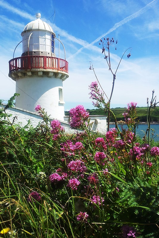 South Coast / Youghal Lighthouse
Author of the photo: [url=https://www.flickr.com/photos/81893592@N07/]Mary Healy Carter[/url]

Keywords: Ireland;Celtic sea;Youghal