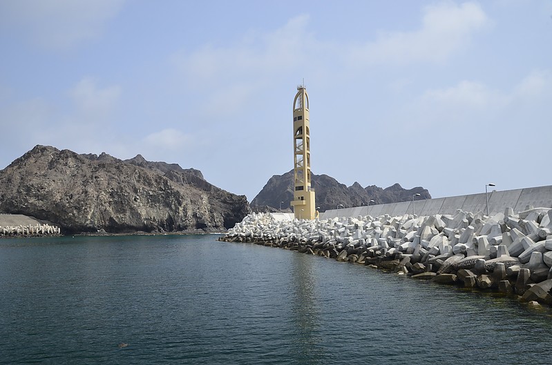 Sidab Traffic Control Tower
Keywords: Oman;Gulf of Oman;Vessel Traffic Service