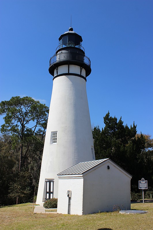 Florida / Amelia Island lighthouse
Author of the photo: [url=https://www.flickr.com/photos/31291809@N05/]Will[/url]
Keywords: Florida;United States;Atlantic ocean;Fernandina Beach