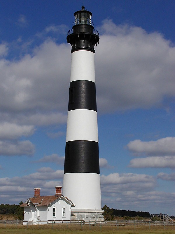 North Carolina / Bodie Island lighthouse
 Author of the photo: [url=https://www.flickr.com/photos/8752845@N04/]Mark[/url]
Keywords: North Carolina;United States;Atlantic ocean