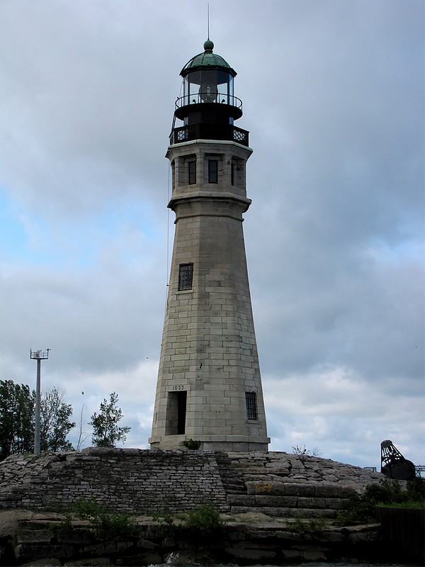 New York / Buffalo Main lighthouse
Author of the photo: [url=https://www.flickr.com/photos/bobindrums/]Robert English[/url]
Keywords: New York;Buffalo;United States;Lake Erie