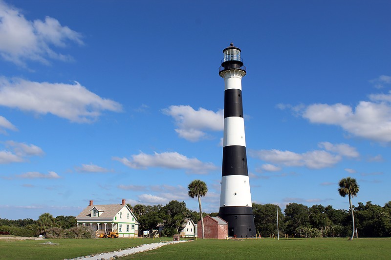 Florida /  Cape Canaveral lighthouse
Author of the photo: [url=https://www.flickr.com/photos/31291809@N05/]Will[/url]
Keywords: Florida;Cape Canaveral;Atlantic ocean;United States