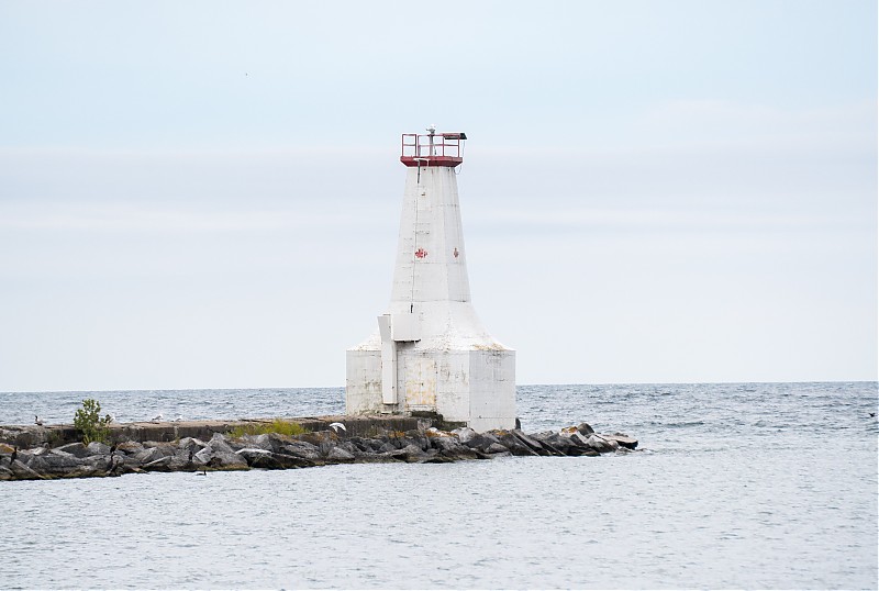 Cobourg East Pierhead Lighthouse
Author of the photo: [url=https://www.flickr.com/photos/selectorjonathonphotography/]Selector Jonathon Photography[/url]
Keywords: Cobourg;Lake Ontario;Canada
