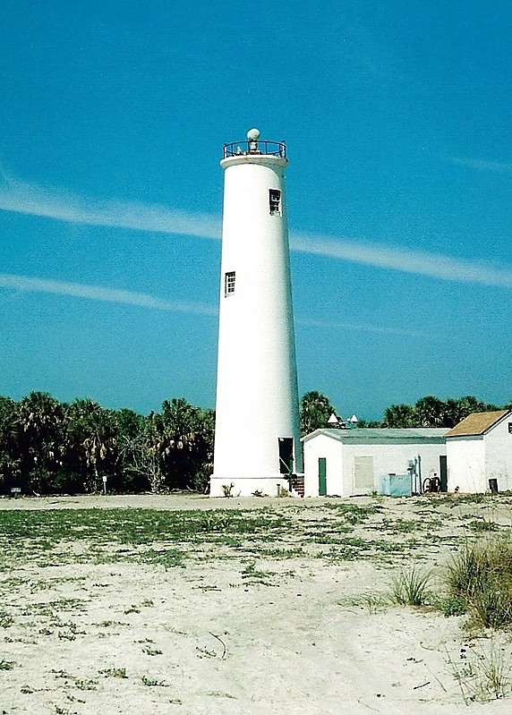 Florida / Tampa Bay / Egmont Key Lighthouse
Author of the photo:[url=https://www.flickr.com/photos/lighthouser/sets]Rick[/url]

Keywords: Florida;Gulf of Mexico;Tampa bay