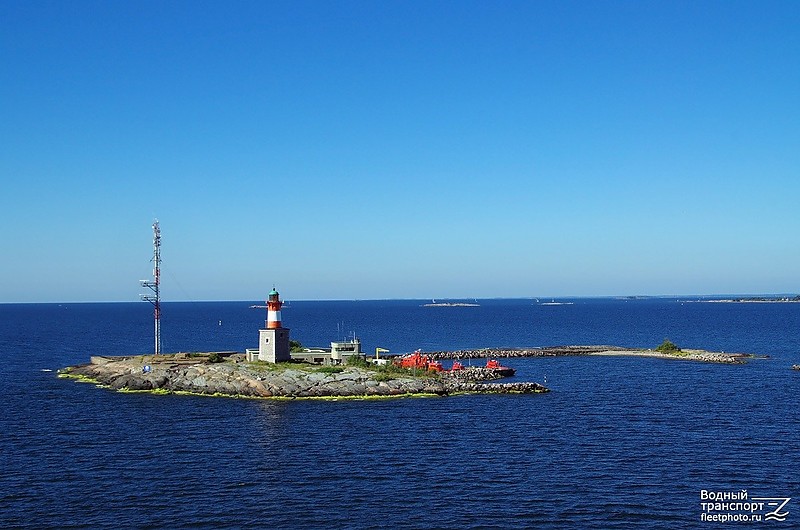 Helsinki / Harmaja (Range Front) Lighthouse 
Author of the photo [url=http://fleetphoto.ru/author/645/]tallart[/url]
Keywords: Helsinki;Gulf of Finland;Finland;Vessel traffic service