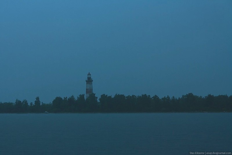 Ladoga lake / Heinäluoto lighthouse at night
Author of the photo: [url=http://esup.livejournal.com/]Stas Elizarov[/url]
Keywords: Russia;Ladoga lake