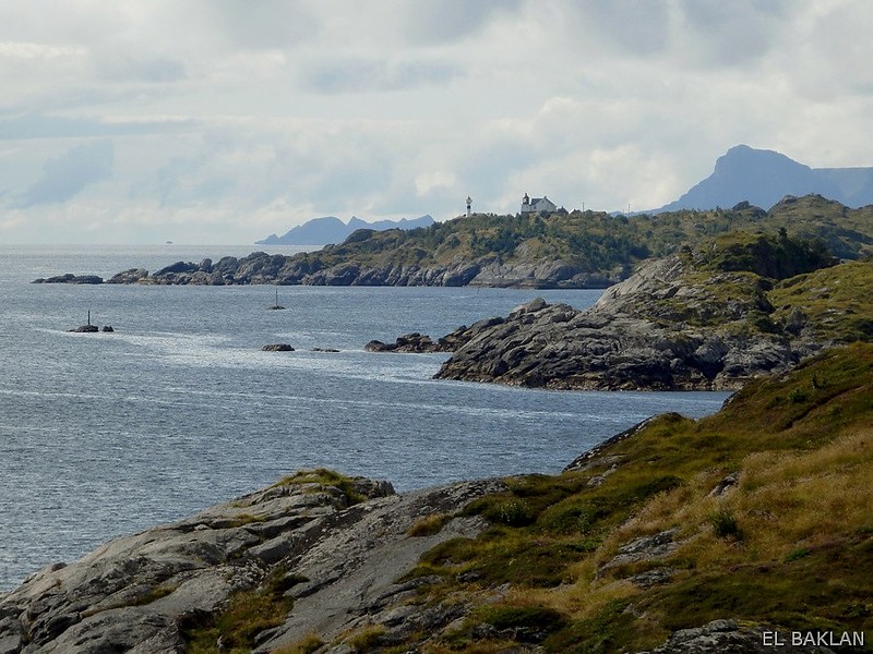 Lofoten / Moskenes / Glapen lighthouses (old and new)
Old - right, new - left
Keywords: Norway;Moskenes;Lofoten;Vestfjord