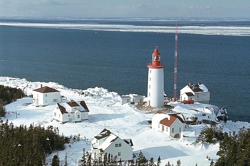Quebec / Île Bicquette lighthouse - winter shot
Source of the photo: [url=https://www.flickr.com/photos/mpo-dfo_quebec/]MPO-DFO Quebec[/url]

Keywords: Canada;Quebec;Gulf of Saint Lawrence;Winter