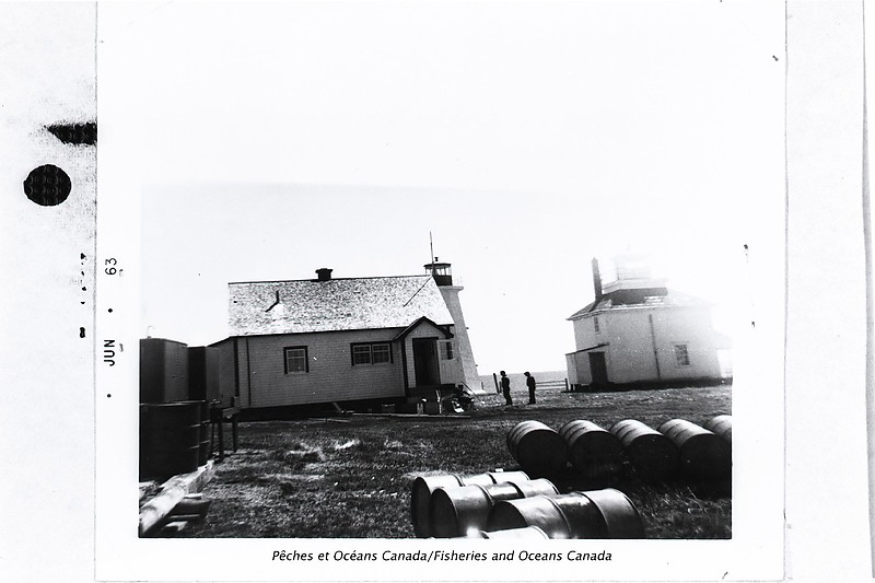 Quebec / Petite Île au Marteau lighthouses (new left) - historic
Source of the photo: [url=https://www.flickr.com/photos/mpo-dfo_quebec/]MPO-DFO Quebec[/url]

Keywords: Quebec;Canada;Gulf of Saint Lawrence;Historic