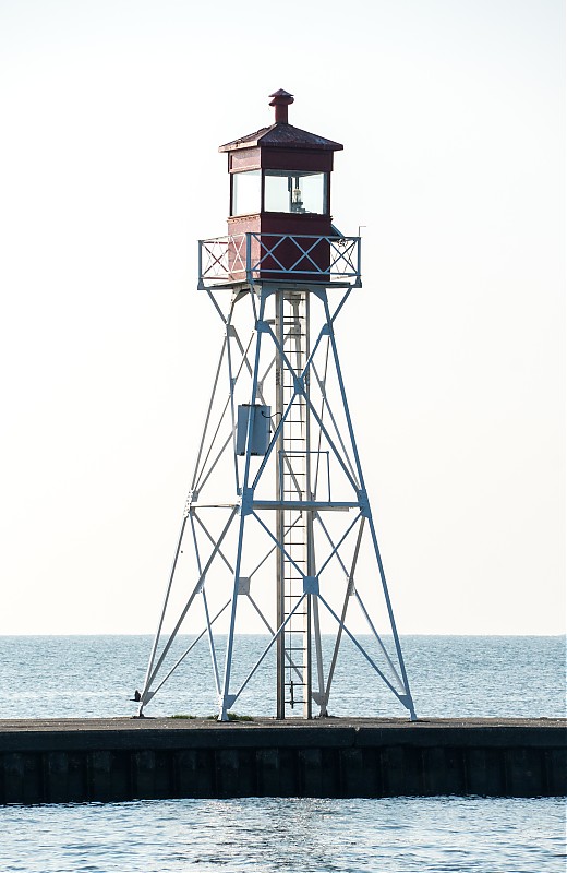 Rondeau East Pier light
Author of the photo: [url=https://www.flickr.com/photos/selectorjonathonphotography/]Selector Jonathon Photography[/url]
Keywords: Rondeau;Canada;Lake Erie;Ontario