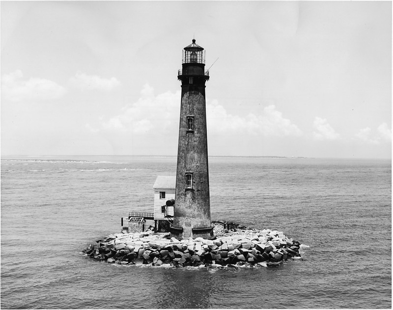 Alabama / Sand Island lighthouse
Photo from [url=http://www.uscg.mil/history/weblighthouses/LHAL.asp]US Coast Guard site[/url]
Keywords: Alabama;Gulf of Mexico;Mobile bay;Offshore;United States;Historic