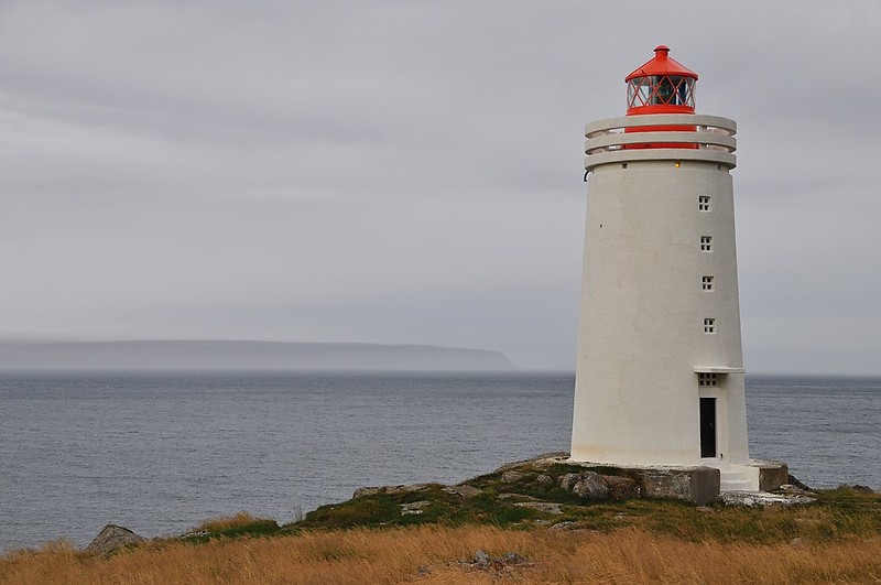 Skarð lighthouse
AKA Vatnsnes
Author of the photo: [url=https://www.flickr.com/photos/48489192@N06/]Marie-Laure Even[/url]

Keywords: Vatsnes;Iceland;Hunafloi;Greenland sea