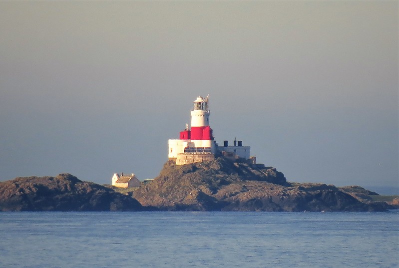 Isle of Anglesay / Off Carmel Head / The Skerries Lighthouse
Author of the photo: [url=https://www.flickr.com/photos/larrymyhre/]Larry Myhre[/url]
Keywords: Anglesey;Wales;United Kingdom;Irish sea