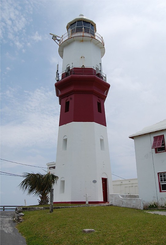 St. David's Lighthouse
Author of the photo: [url=https://www.flickr.com/photos/bobindrums/]Robert English[/url]
Keywords: Bermuda;Atlantic Ocean;Saint David Island