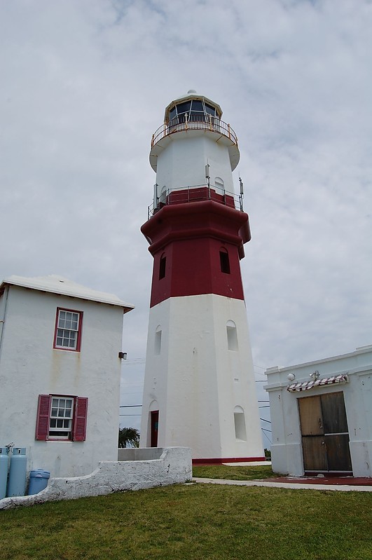 St. David's Lighthouse
Author of the photo: [url=https://www.flickr.com/photos/bobindrums/]Robert English[/url]
Keywords: Bermuda;Atlantic Ocean;Saint David Island