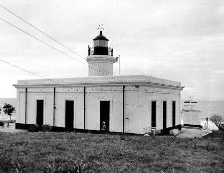 Point Mulas Lighthouse
Photo from [url=http://www.uscg.mil/history/weblighthouses/USCGLightList.asp]US Coast Guard site[/url]
Keywords: Puerto Rico;Caribbean sea;Historic