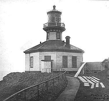 Alaska / Scotch Cap Lighthouse (1)
Photo from [url=http://www.uscg.mil/history/weblighthouses/LHAK.asp]US Coast Guard site[/url]
Keywords: Alaska;United States;Historic