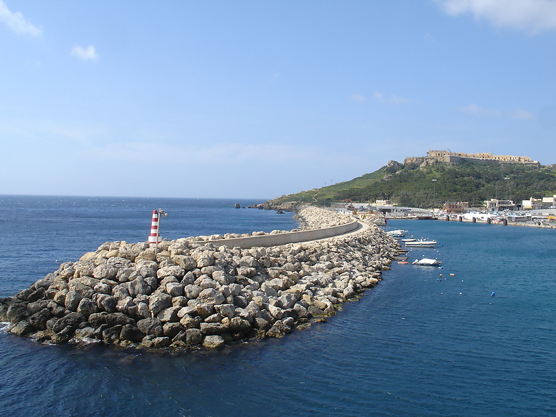 GOZO - Mgarr - S Breakwater - Head light
Keywords: Malta;Mediterranean sea