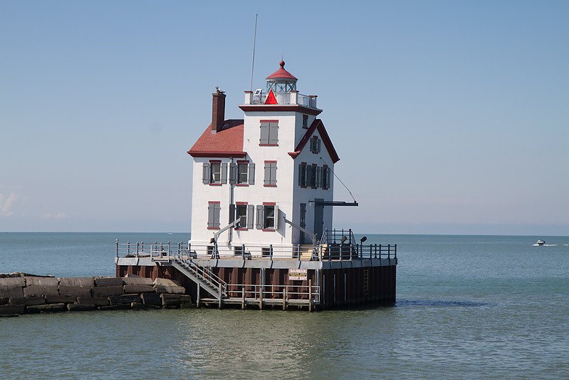 Ohio / Lorain Harbor lighthouse
Located at the end of the west breakwater
Keywords: Lake Erie;Lorain;Ohio;United States