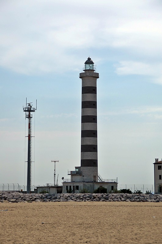 Lido di Jesolo /  Porto Piave Vecchia lighthouse
Taken on holiday in Lido di Jesolo, Italy
Keywords: Gulf of Venice;Italy;Porto di Piave Vecchia;Vessel Traffic Service