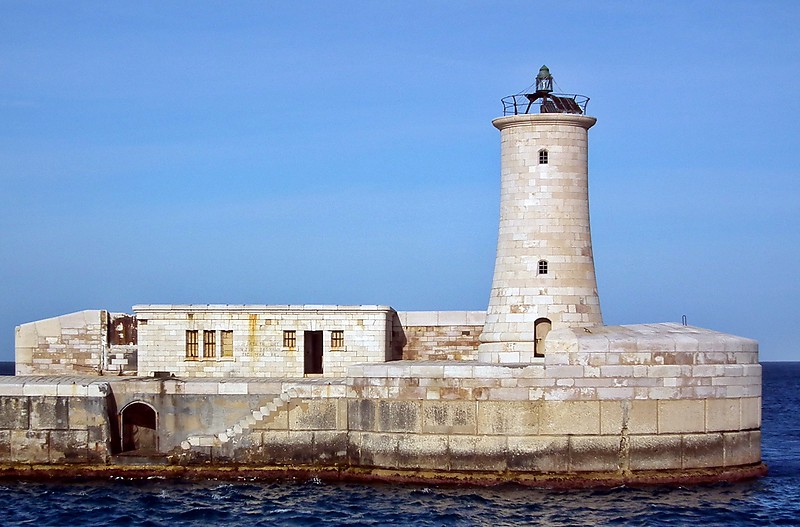 Valetta / St.Elmo lighthouse
Coming into Valletta Grand Harbour, this is the right hand marker (green)
Keywords: Grand Harbour;Valletta;Mediterranean sea;Malta