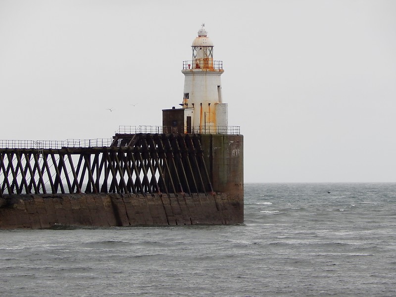 Blyth / East pier lighthouse
26th November 2014
Keywords: Northumberland;Blyth;North sea;England;United Kingdom