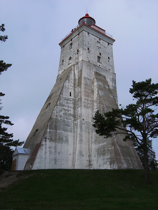 Hiiumaa / Kõpu lighthouse
One of the oldest active lighthouses in the world. Construction started 1500, first lit - 1531. Details in [url=http://en.wikipedia.org/wiki/K%C3%B5pu_Lighthouse]Wiki[/url]
Keywords: Estonia;Hiiumaa;Baltic sea