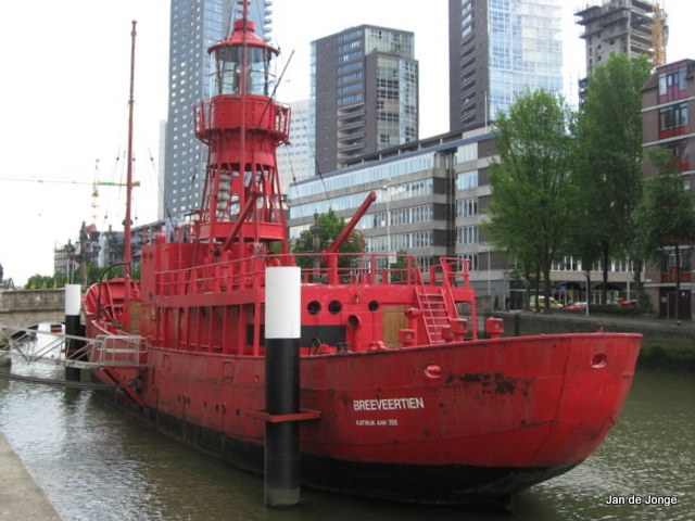 Rotterdam / ex Trinity House lightvessel 11 ( LV 11), now with the "fancy" name Breeveertien
Keywords: Netherlands;Rotterdam;North sea;Lightship