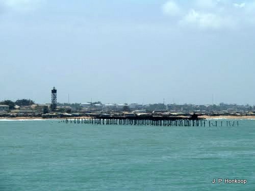 Cotonou Watertower with the Light (3) on top.
Keywords: Benin;Gulf of Guinea;Cotonou