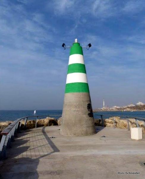 Tel Aviv Marina (city-center) / Outer Breakwaterhead Light
Keywords: Tel Aviv;Israel;Mediterranean sea