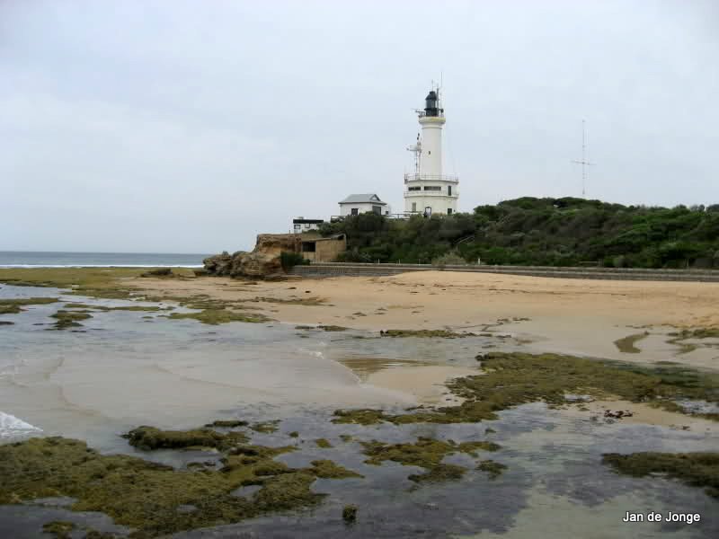 Melbourne / Point Lonsdale Lighthouse
Built in 1902 to replace a wooden lighthouse at this spot, dating back to 1863. The old tower was still standing for 10 more years until it was cut up for firewood.
Keywords: Australia;Victoria;Melbourne;Bass strait