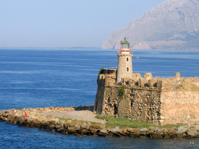 Northside Entrance Gulf of Corinth / Cape Antirrio / Rion Anterion Lighthouse
Built in 1880 on the remains of a Ottoman castle.
Nearby is the bridge to the Peloponesus.
Keywords: Gulf of Corinth;Greece