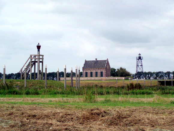 Noord-Oostpolder / Schokland / Oud-Emmeloord Light (replica) and a replica harbour with lights.
Keywords: Emmeloord;Schokland;Netherlands