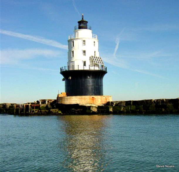 Delaware / Lewes / Harbor of Refuge Lighthouse (2)
Built in 1926
Keywords: Lewes;Delaware;United States;Atlantic ocean