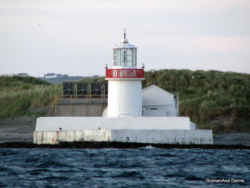 Connacht / County Galway / Aran Islands / Entry Killeany Harbour - S.E. end Inishmore / Straw Island Lighthouse
Keywords: Ireland;Connacht;Atlantic ocean;Aran islands
