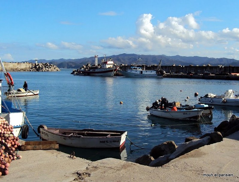 Skikda Region / Collo - port de pecheur / Outer Breakwaterhead Light (east-left) & Inner Breakwaterhead Light (west-right)
Keywords: Algeria;Collo;Mediterranean sea