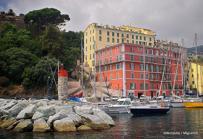 Mediteranean / Corsica / Bastia / Vieux Port / Entrance Light
Keywords: Corsica;France;Mediterranean sea;Bastia