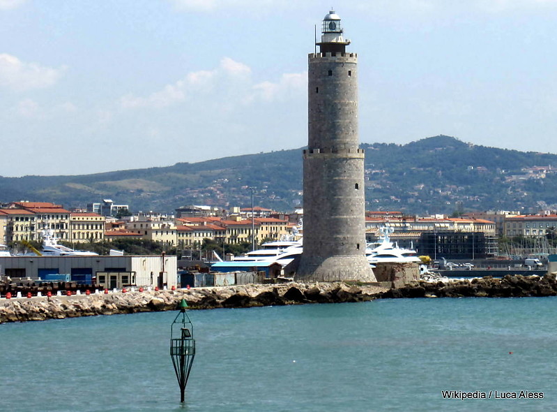 Tuscany / Livorno / Fanale Dei Pisani & Harbour Light (in the water)
Keywords: Livorno;Italy;Tyrrhenian Sea;Tuscan